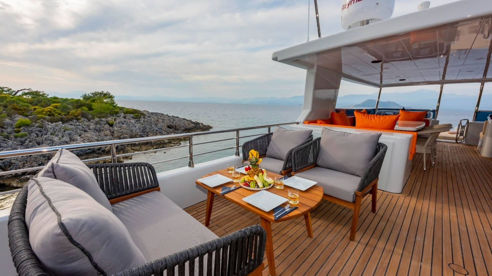 Lux Trawler Kiralama 5 Kabin 26 Metre