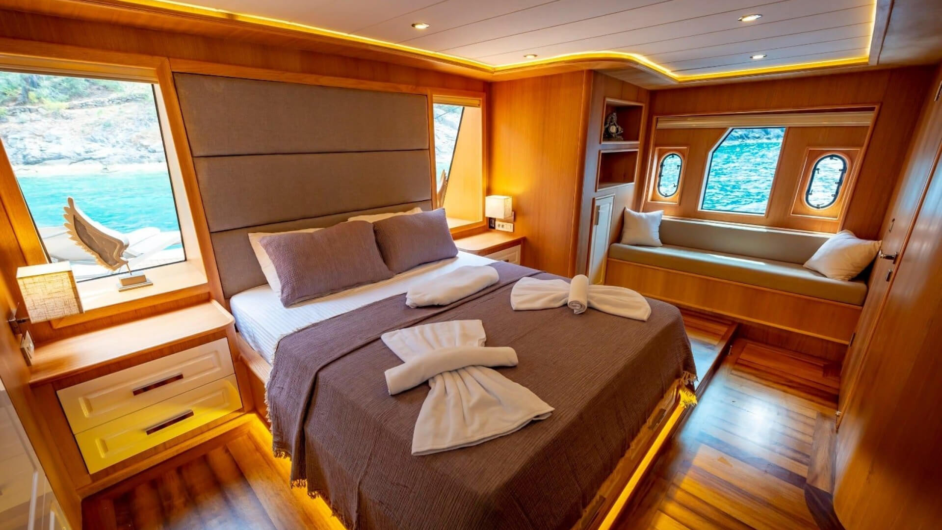 Lux Trawler Kiralama 5 Kabin 26 Metre