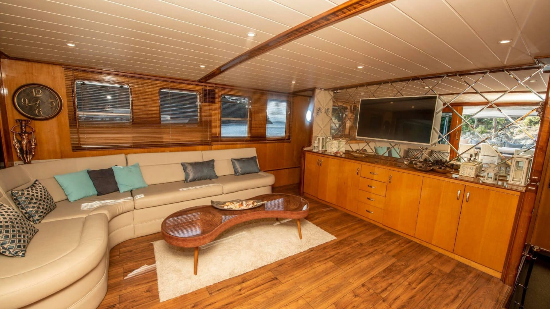 Delux Trawler Kiralama 5 Kabin 25 Metre 