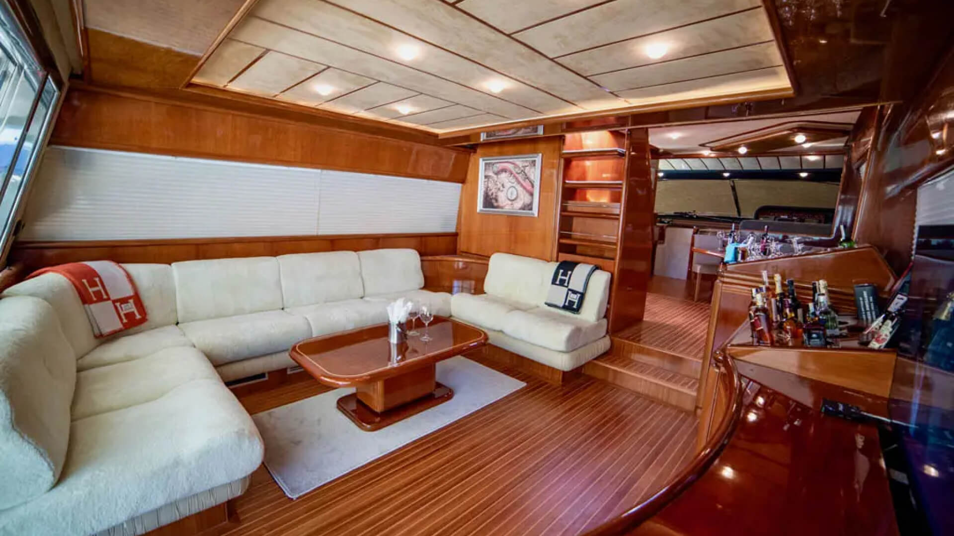 Motoryat Kiralama Deneyimi ve Ferretti 72 Motoryat ile Unutulmaz Bir Tekne Tatili