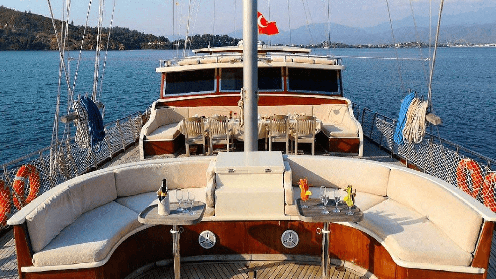 Fethiye Gulet Kiralama 6 Kabin 30 Metre