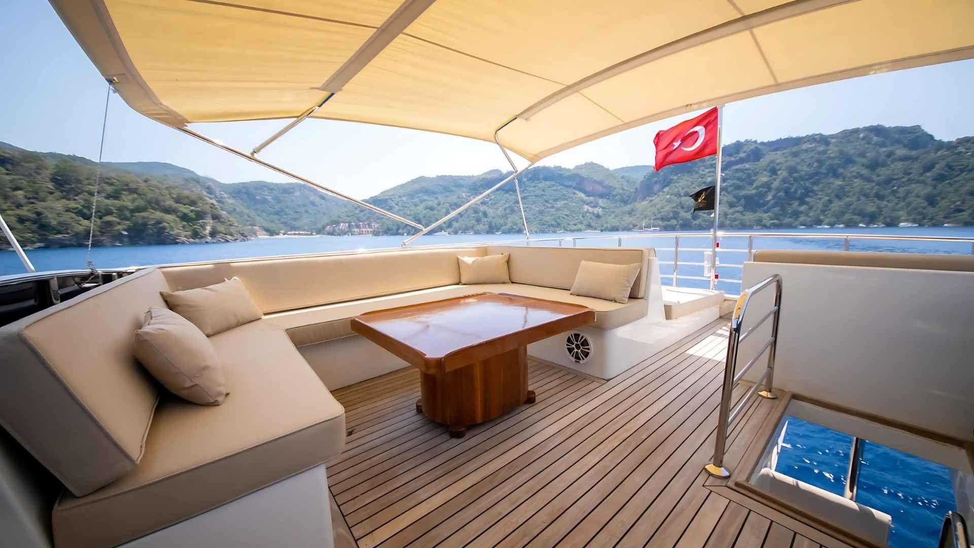 15 m 2 Kabin Lüx Yat ile Mavi Yolculuk