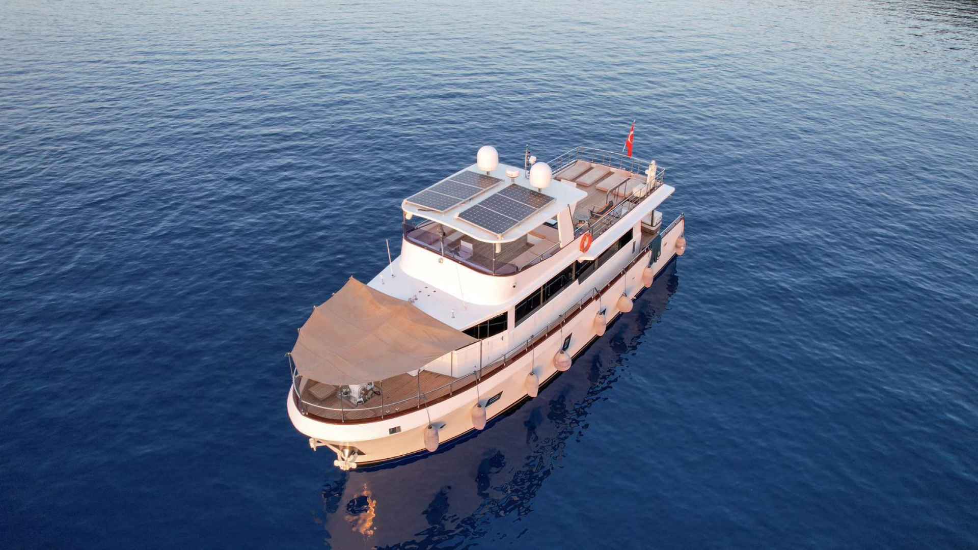 4 Kabin Trawler Kiralama 8 kişi Lüx  Konaklama