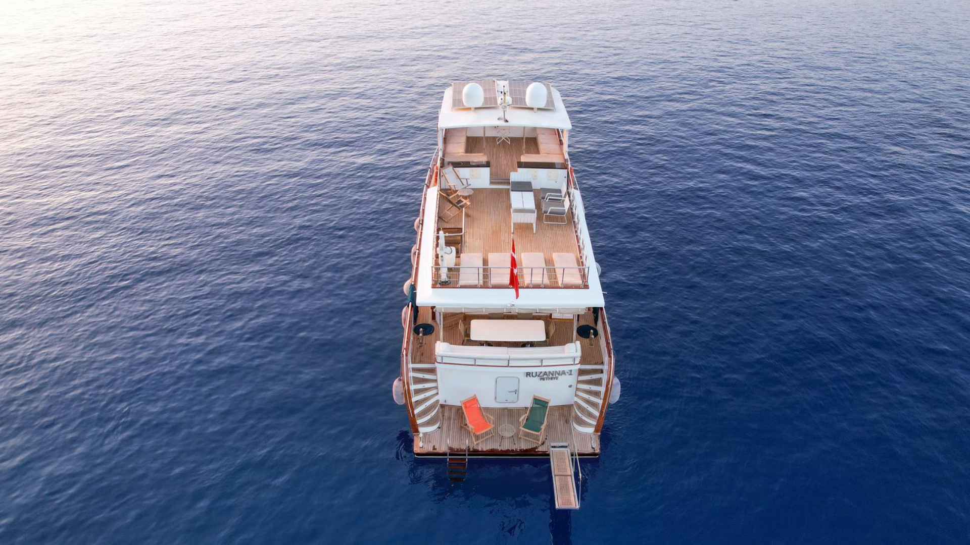 4 Kabin Trawler Kiralama 8 kişi Lüx  Konaklama