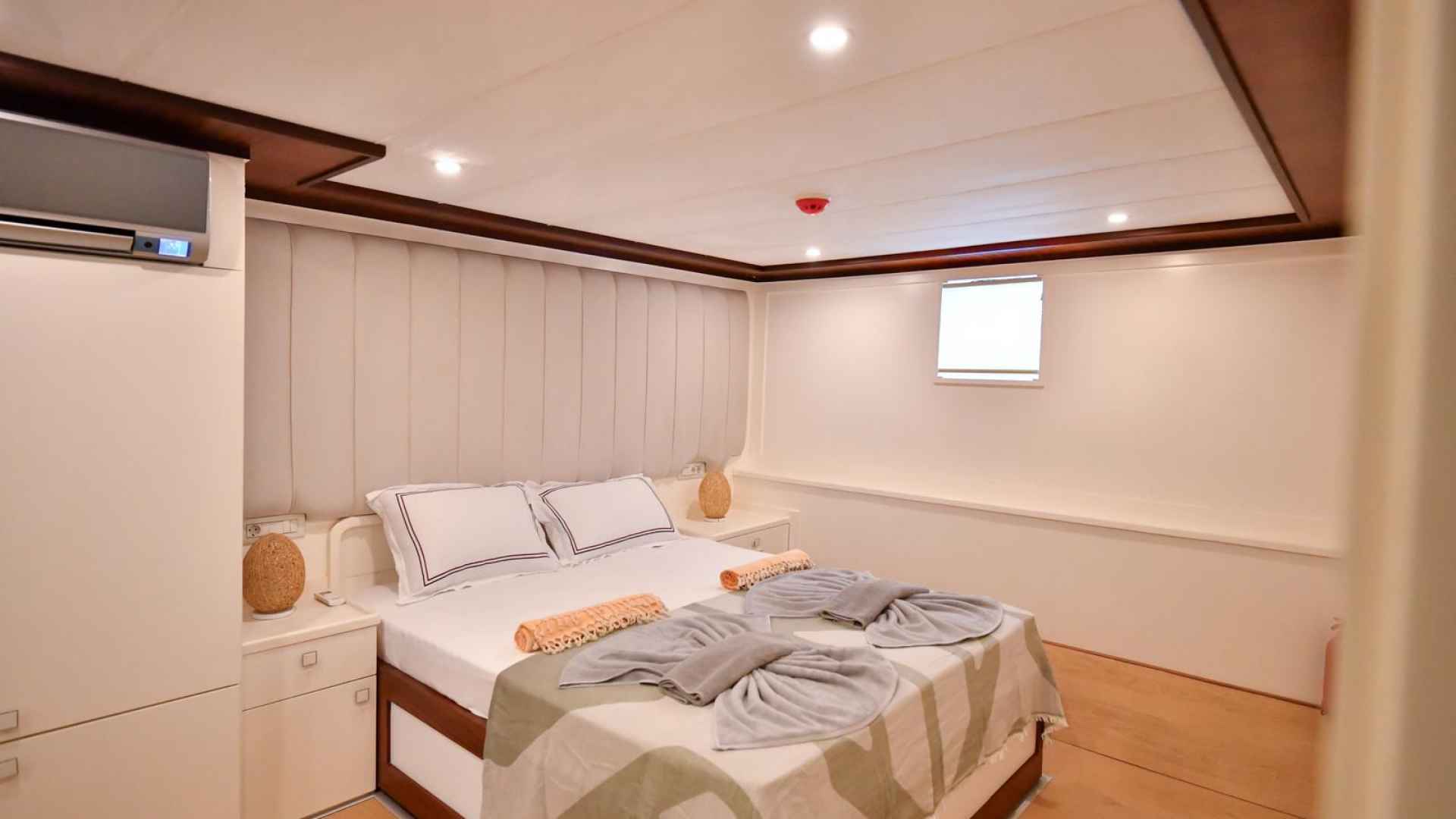 4 Kabin Trawler Kiralama 8 kişi Lüx  Konaklama