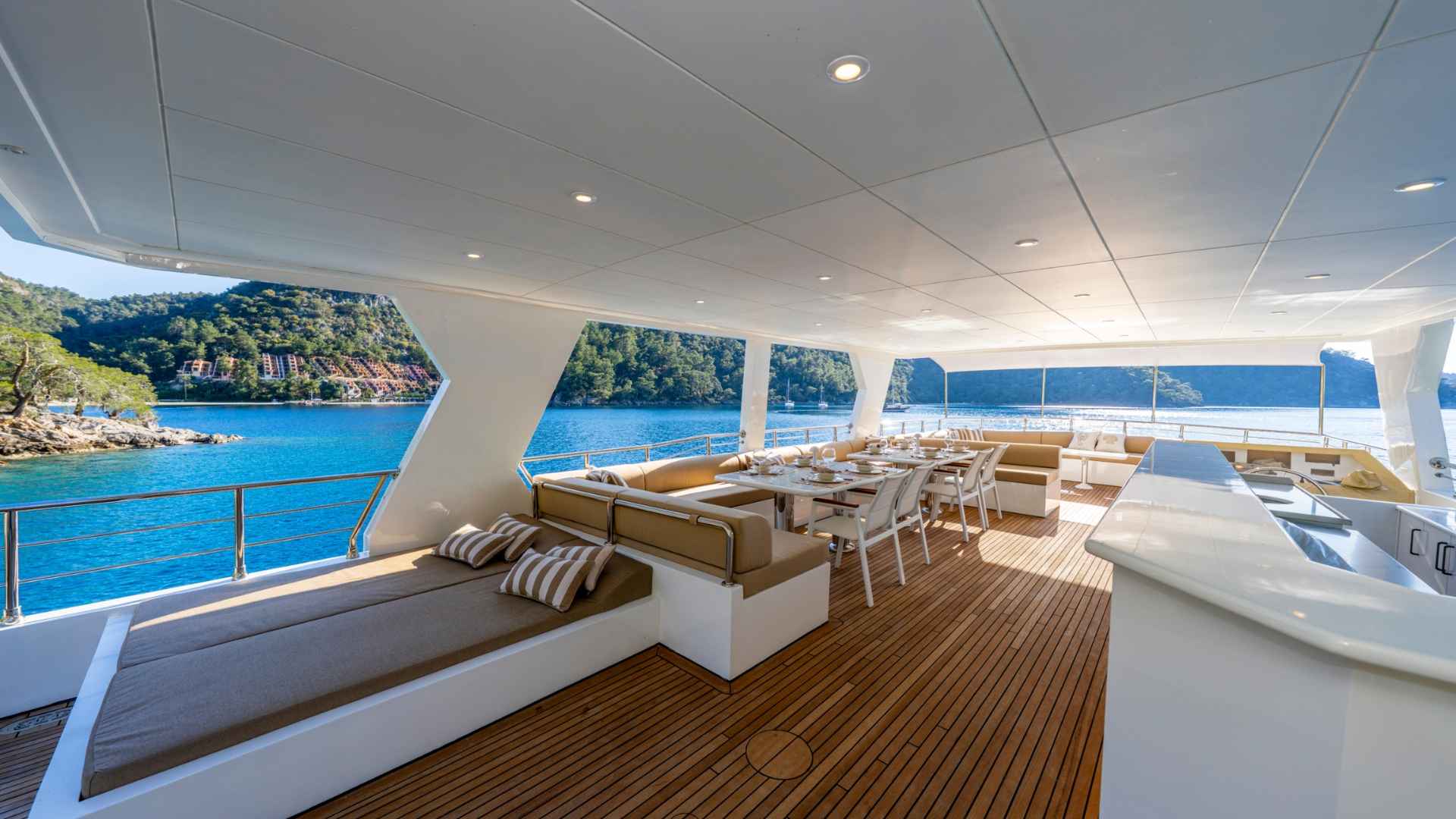 Lila Trawler 5 Kabin 24 M 12 Kişi