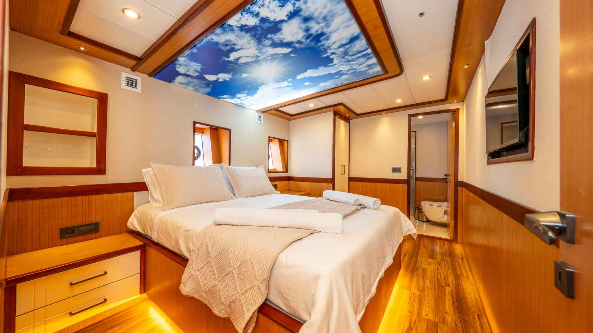 Lila Trawler 5 Kabin 24 M 12 Kişi