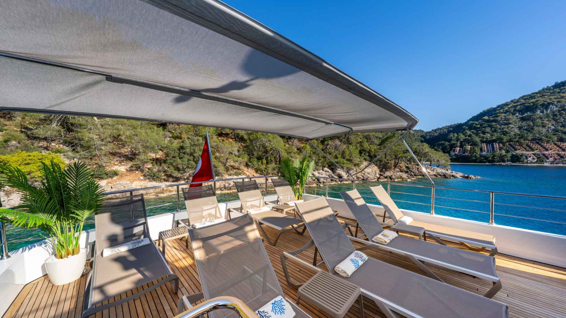 Lila Trawler 5 Kabin 24 M 12 Kişi