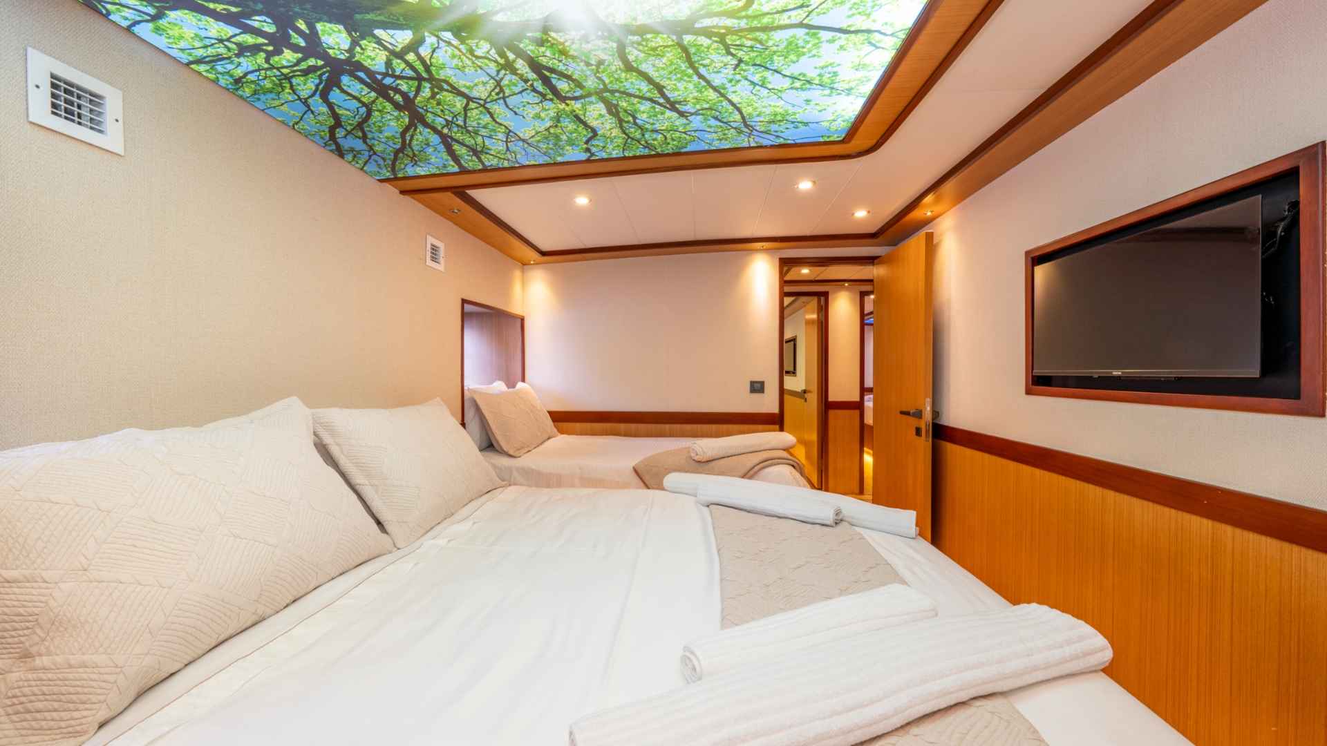 Lila Trawler 5 Kabin 24 M 12 Kişi
