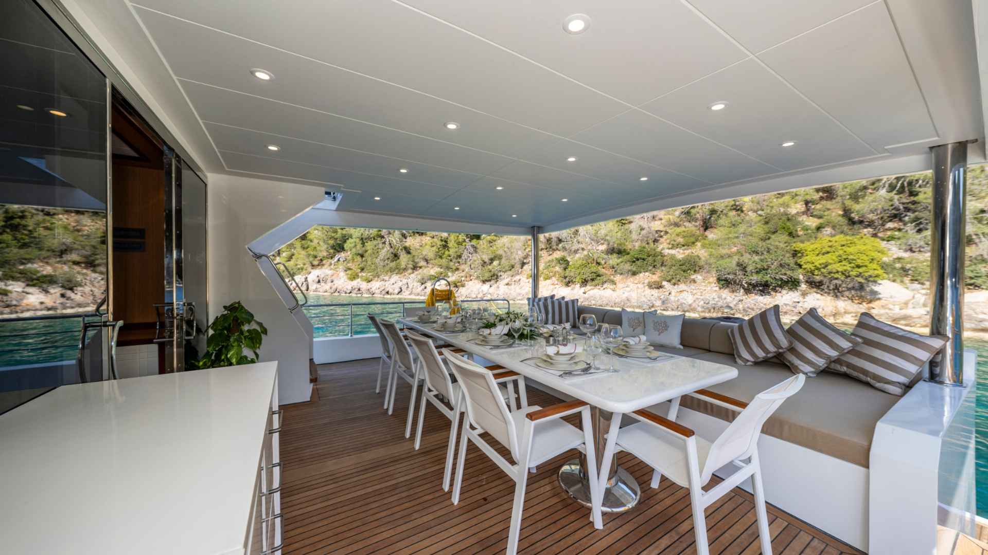 Lila Trawler 5 Kabin 24 M 12 Kişi