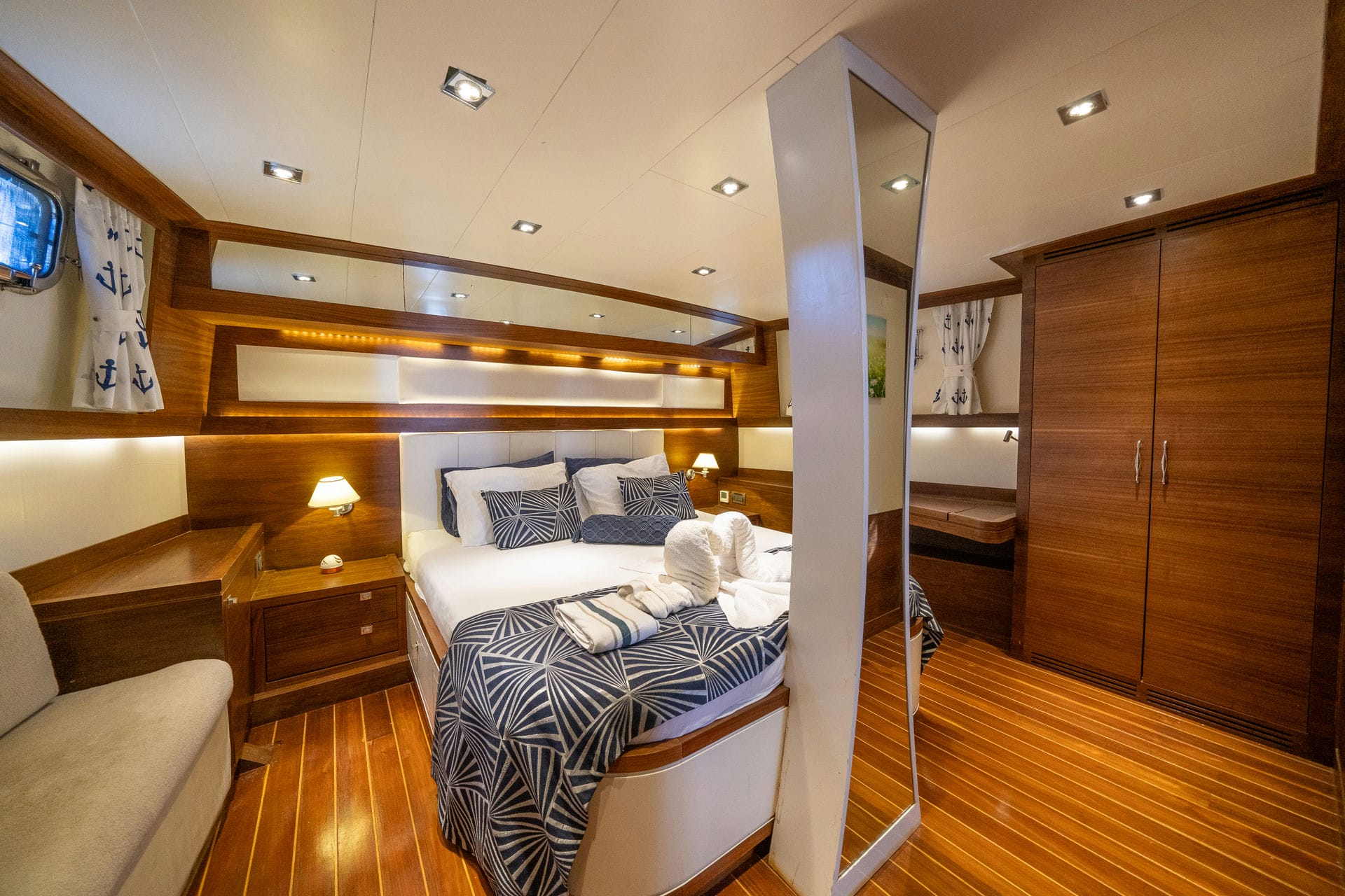 22.5 Metre Lüks Gulet – 3 Kabin | 6 Kişi Kapasite