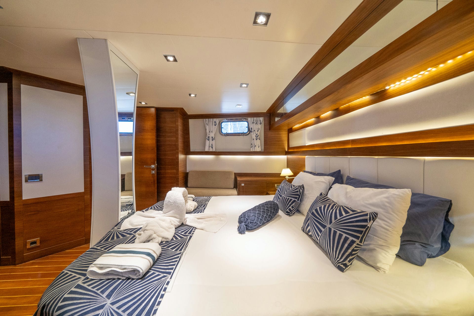 22.5 Metre Lüks Gulet – 3 Kabin | 6 Kişi Kapasite