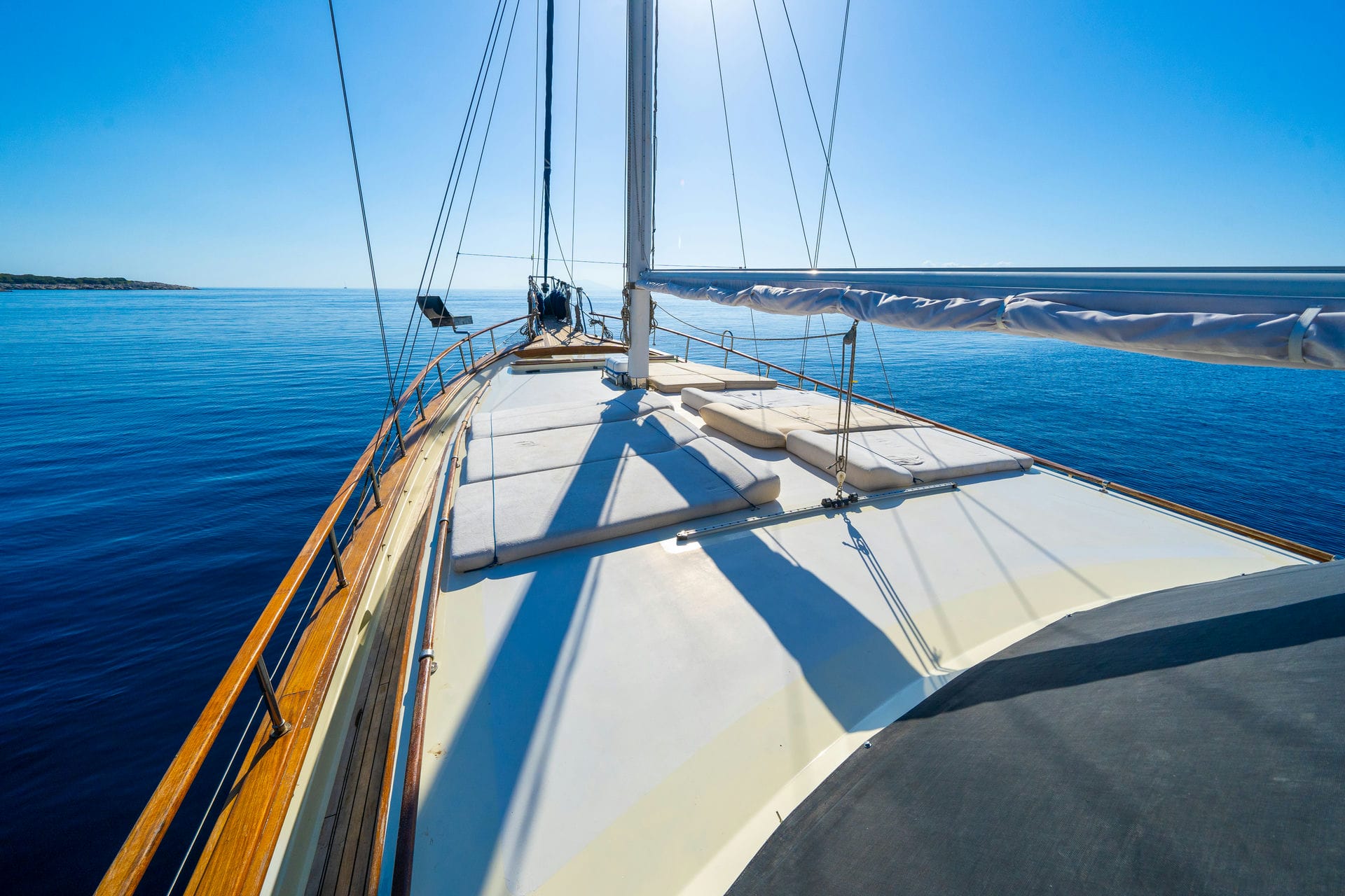 22.5 Metre Lüks Gulet – 3 Kabin | 6 Kişi Kapasite