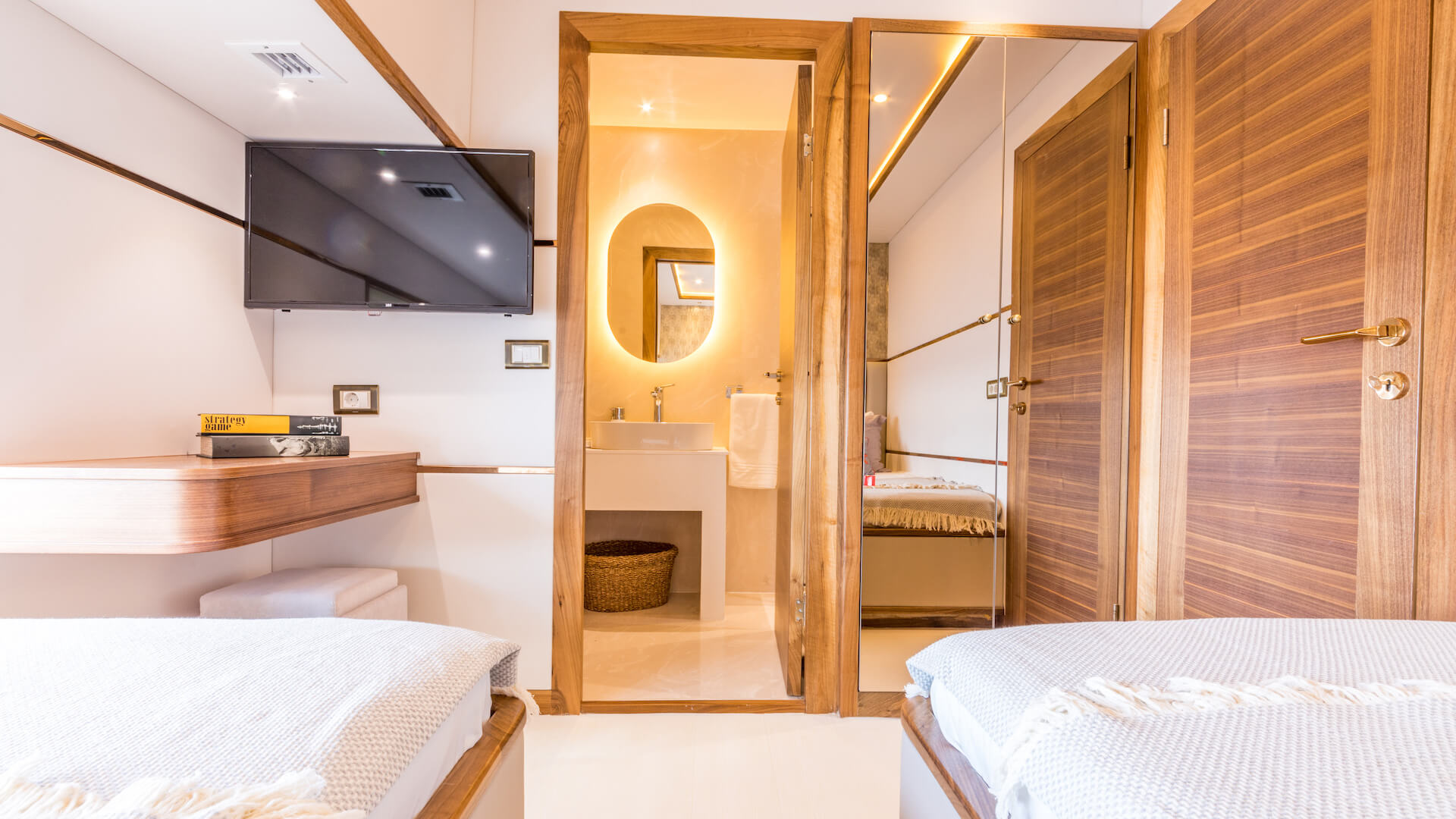Göcek Delux Trawler 4 Kabin 24 Metre