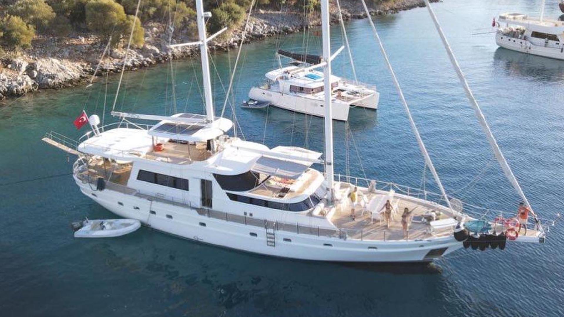 Göcek Delux Gulet 5 Kabin 32 Metre