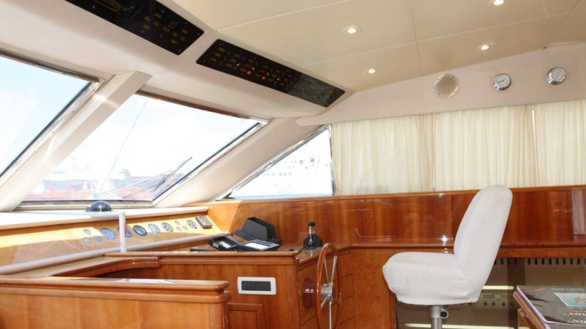 Göcek Delux Motoryat Falcon 80 - 4 Kabin 26 Metre
