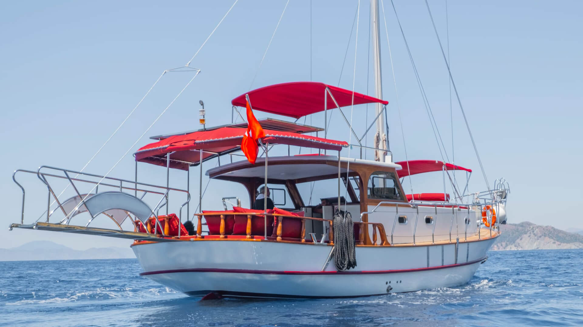 Göcek 2 Kabin 12 Metre Kiralık Ekonomik Gulet