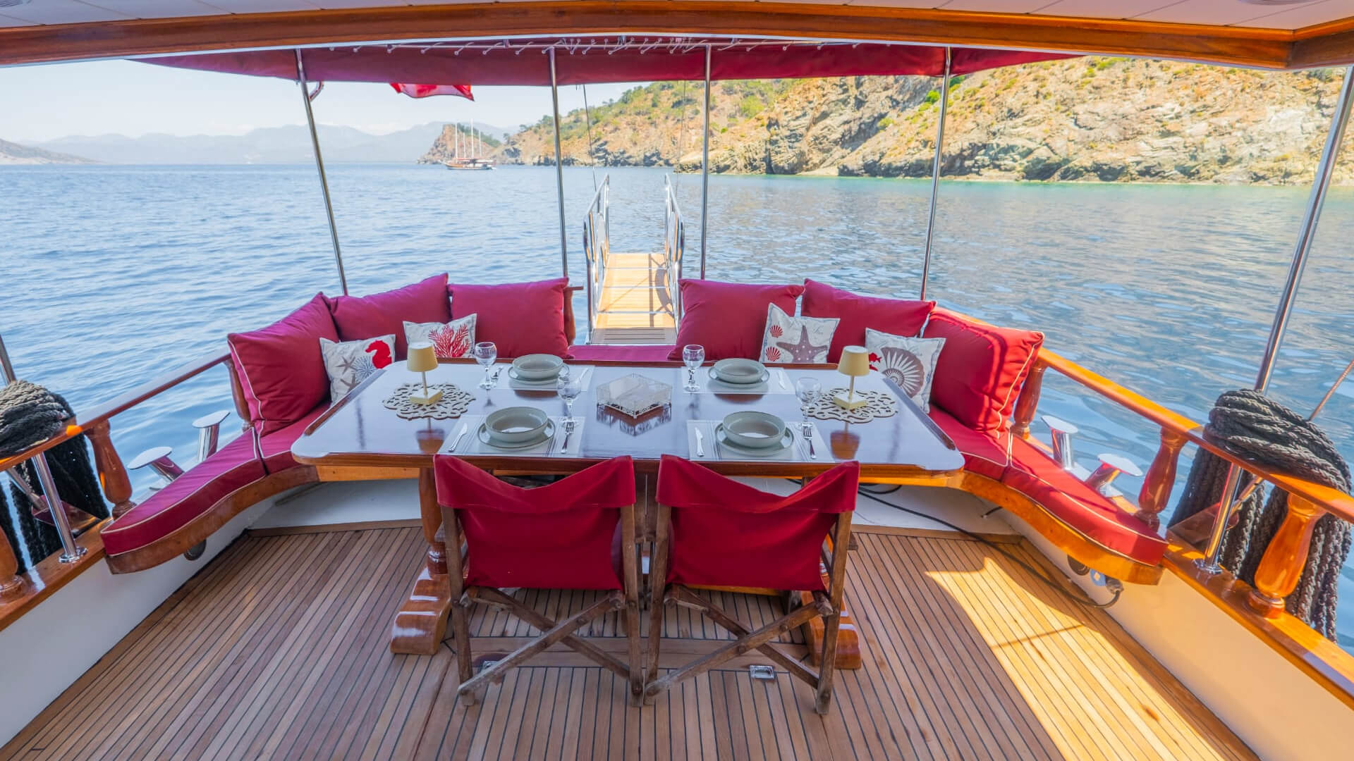 Göcek 2 Kabin 12 Metre Kiralık Ekonomik Gulet