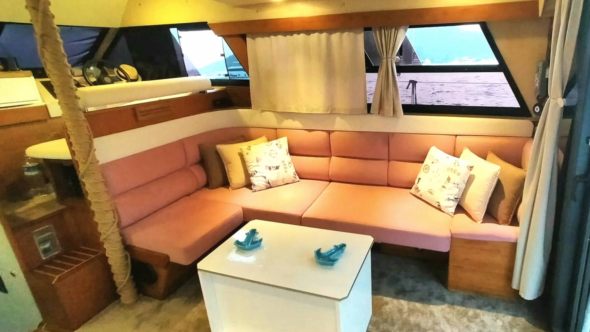Göcek Lüx Ekonomik Motoryat Princess 2 Kabin 14 Metre