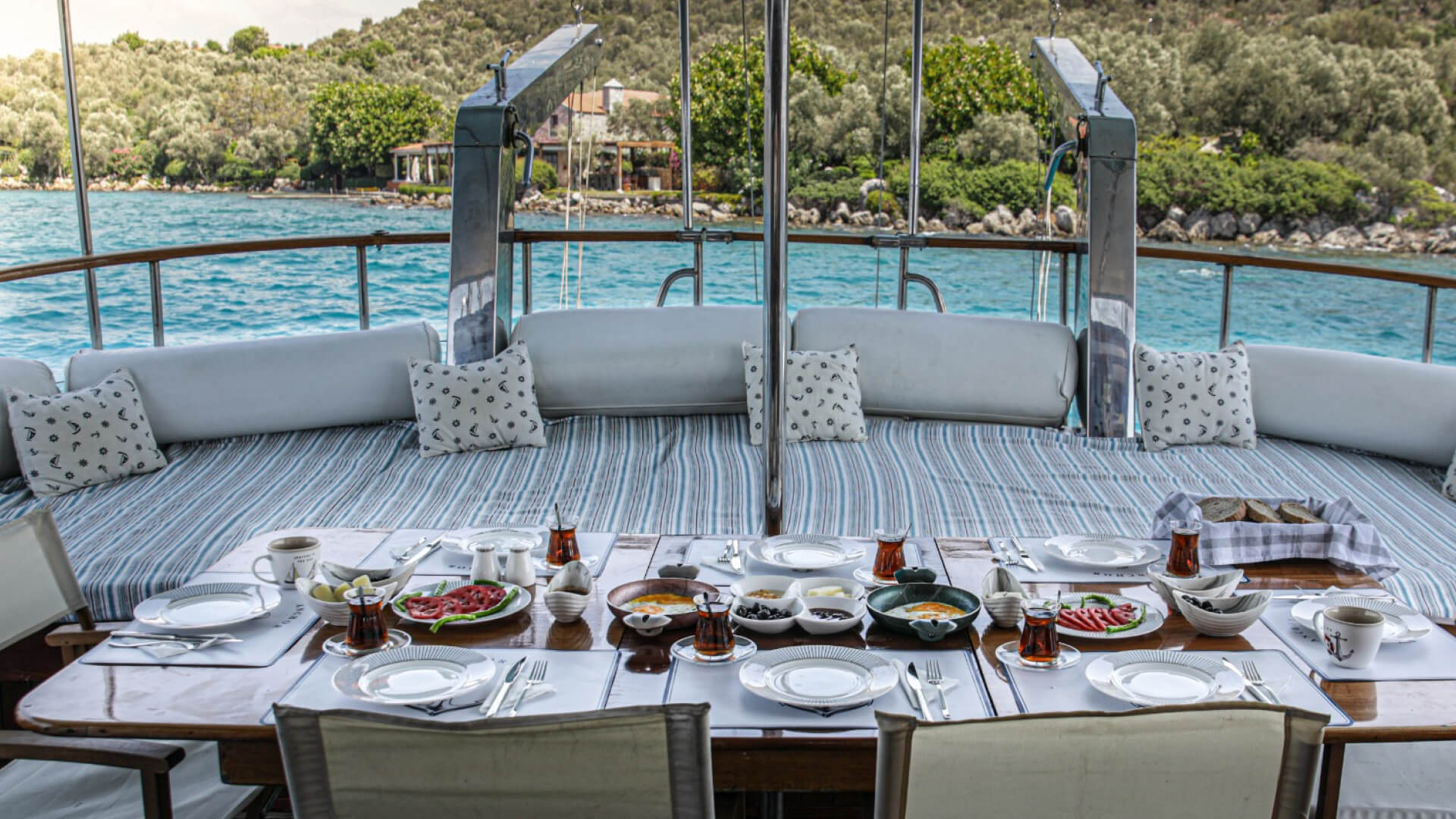 Göcek Standart Konaklamalı Gulet  8 Kişi 19 Metre