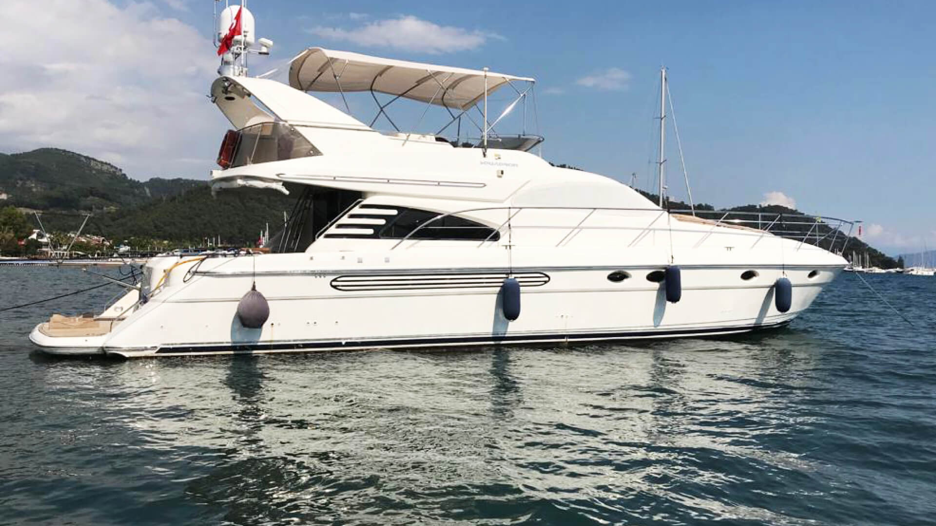 Göcek Lux Motoryat Fairline - 3 Kabin 19 Metre