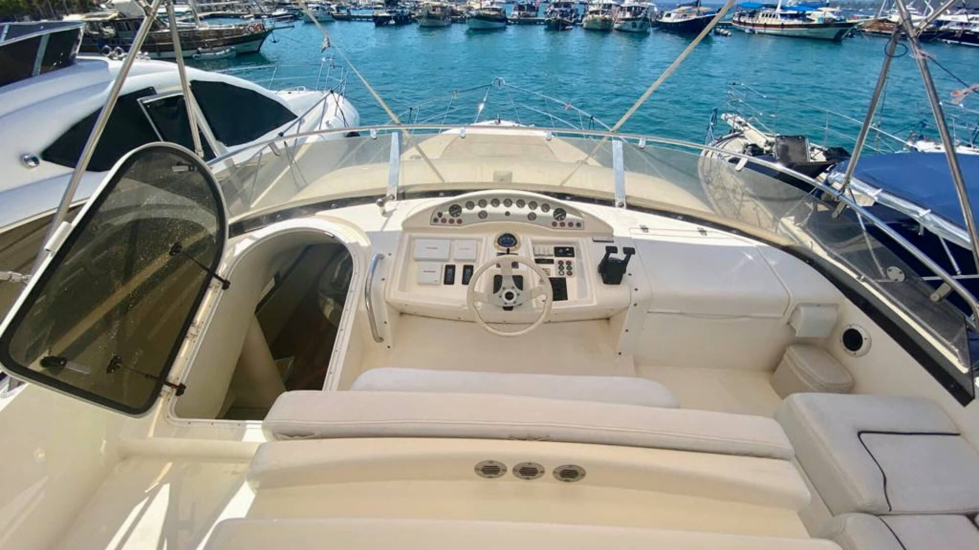 Göcek Lux Motoryat Fairline - 3 Kabin 19 Metre