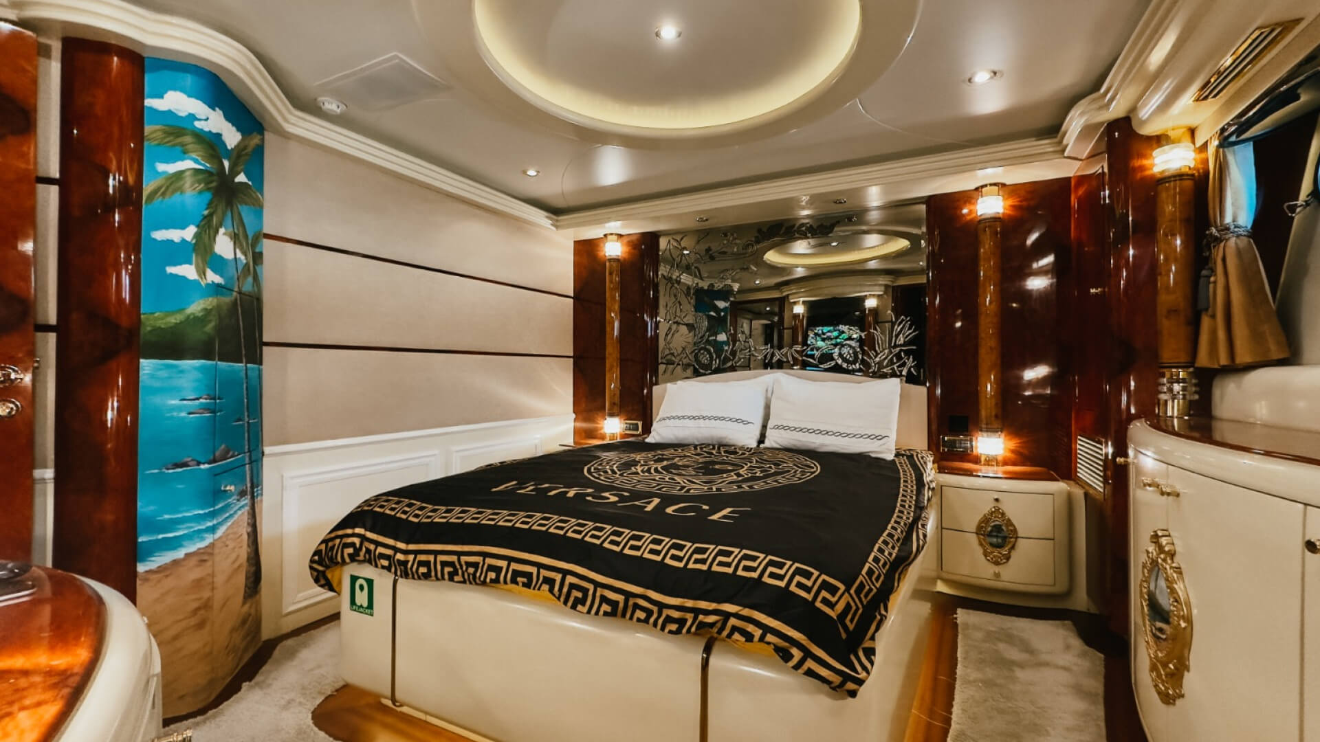 Özel ve Prestijli Exclusive Kiralık Yat 6 Kabin 42 Metre