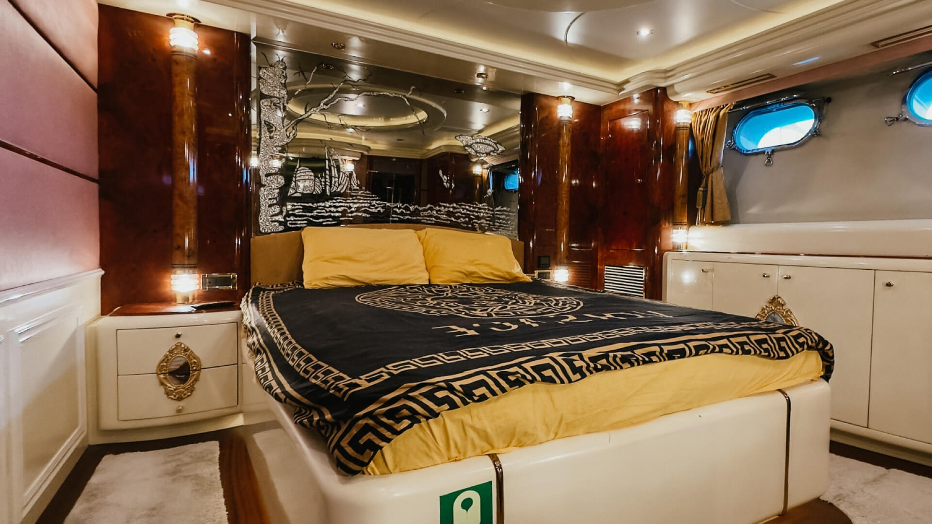 Özel ve Prestijli Exclusive Kiralık Yat 6 Kabin 42 Metre