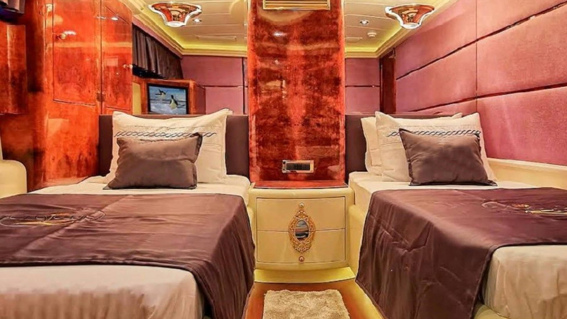 Özel ve Prestijli Exclusive Kiralık Yat 6 Kabin 42 Metre