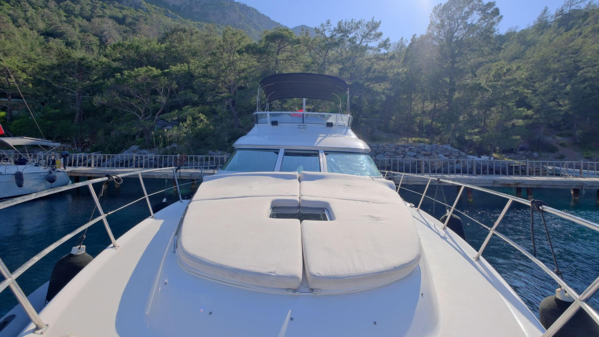 Göcek Kiralık Searay 400 sedan bridge 2 Kabin 14 Metre