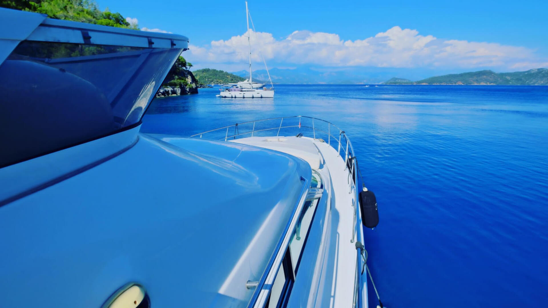 Göcek Kiralık Searay 400 sedan bridge 2 Kabin 14 Metre