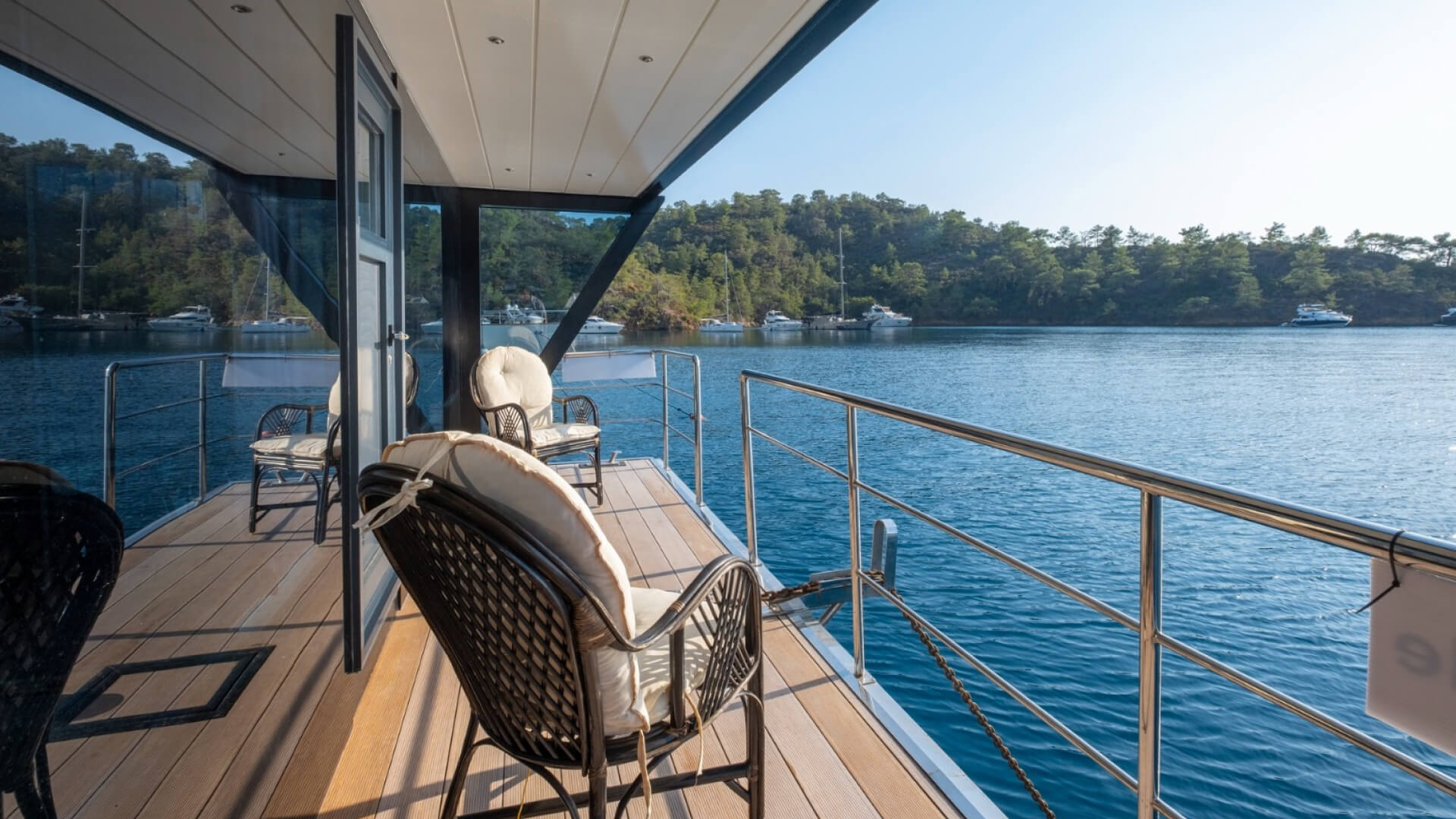 Lux Otel Konforunda Yüzen Ev Göcek 2 Kabin 4+2 Kişilik 20 Metre