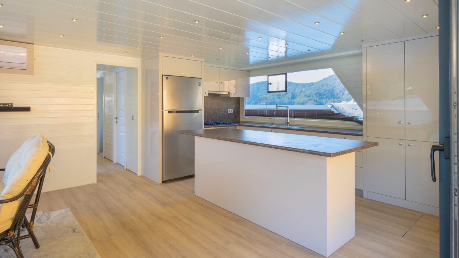 Lux Otel Konforunda Yüzen Ev Göcek 2 Kabin 4+2 Kişilik 20 Metre