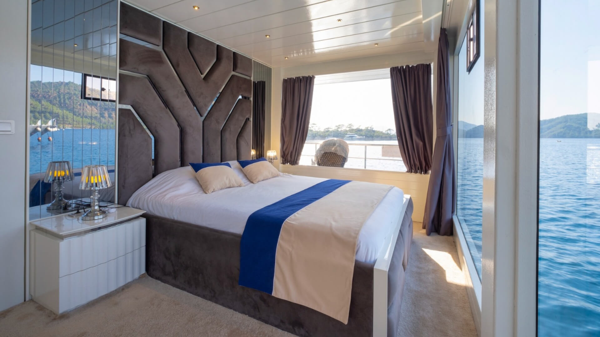 Lux Otel Konforunda Yüzen Ev Göcek 2 Kabin 4+2 Kişilik 20 Metre