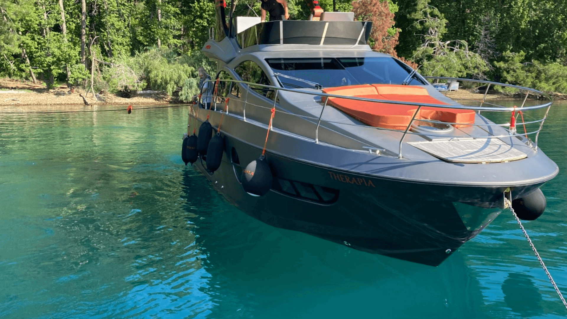 Fethiye Göcek Koylarında 3 Kabin Motoryat Kiralama 
