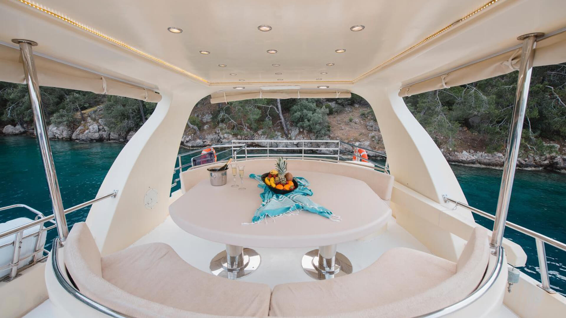 22 Metre Delux 3 Kabin Motoryat Kiralama