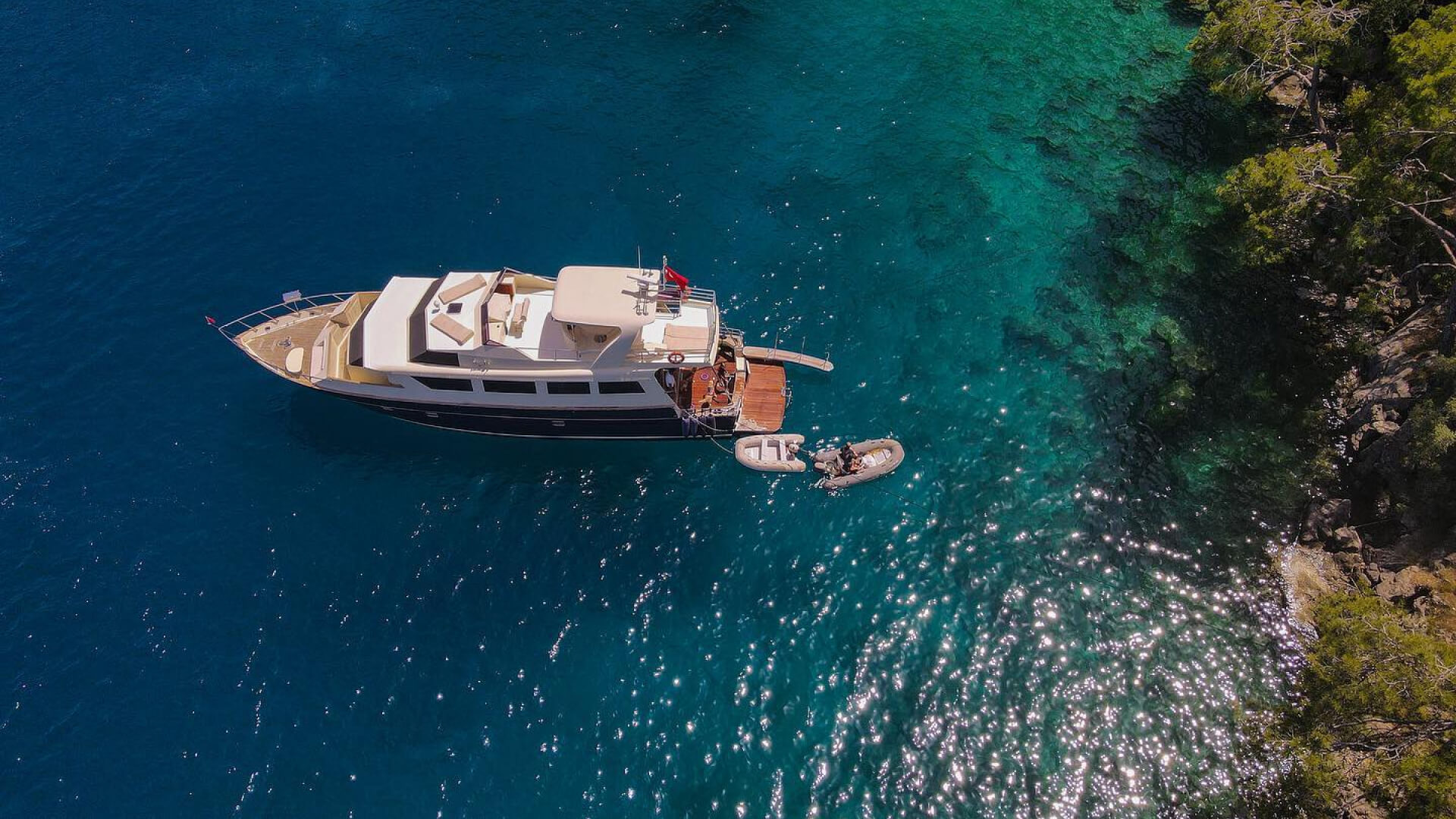 22 Metre Delux 3 Kabin Motoryat Kiralama