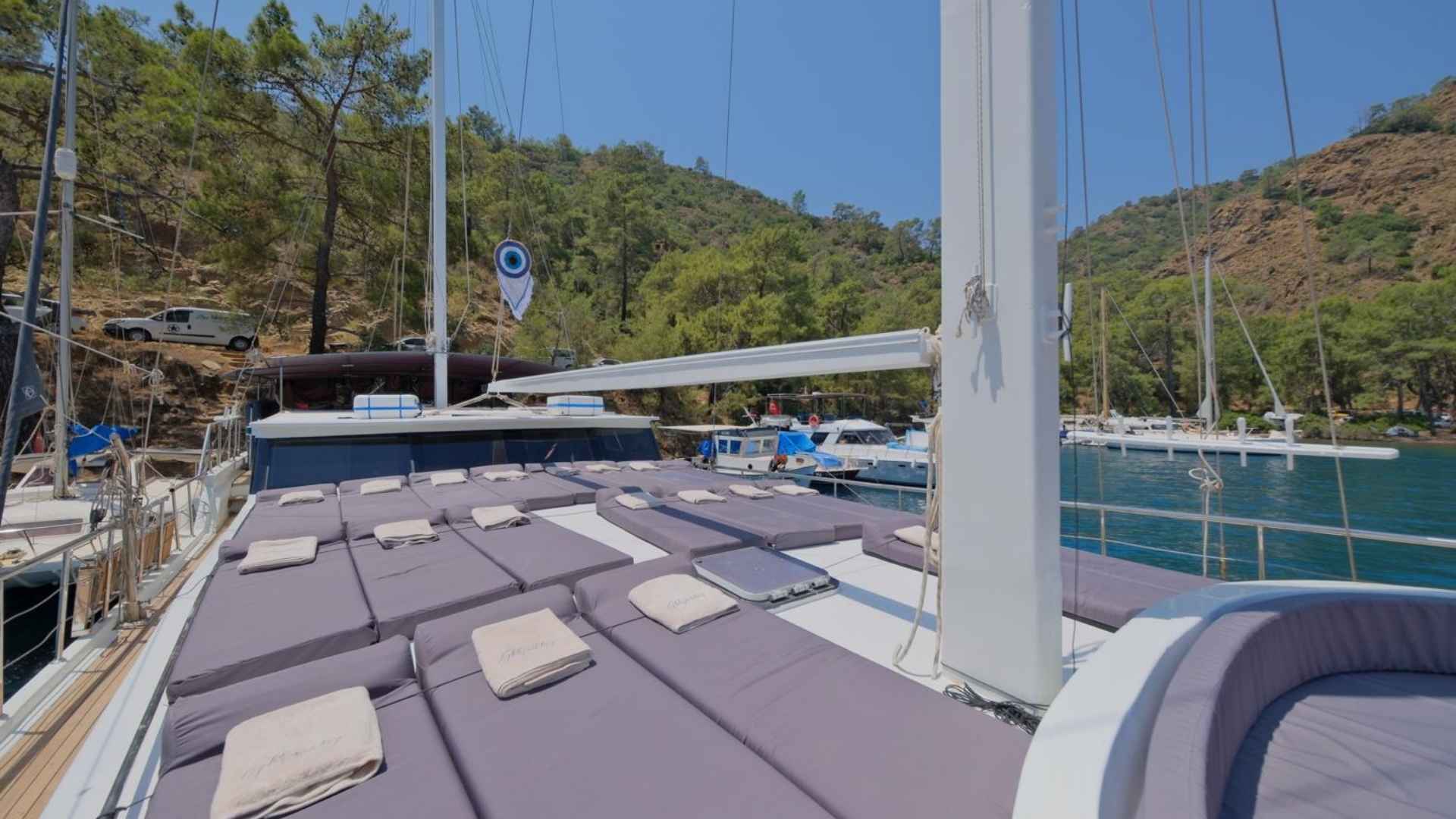 Göcek Koyları Gulet Tekne Tatili 10 Kabin 27 Metre