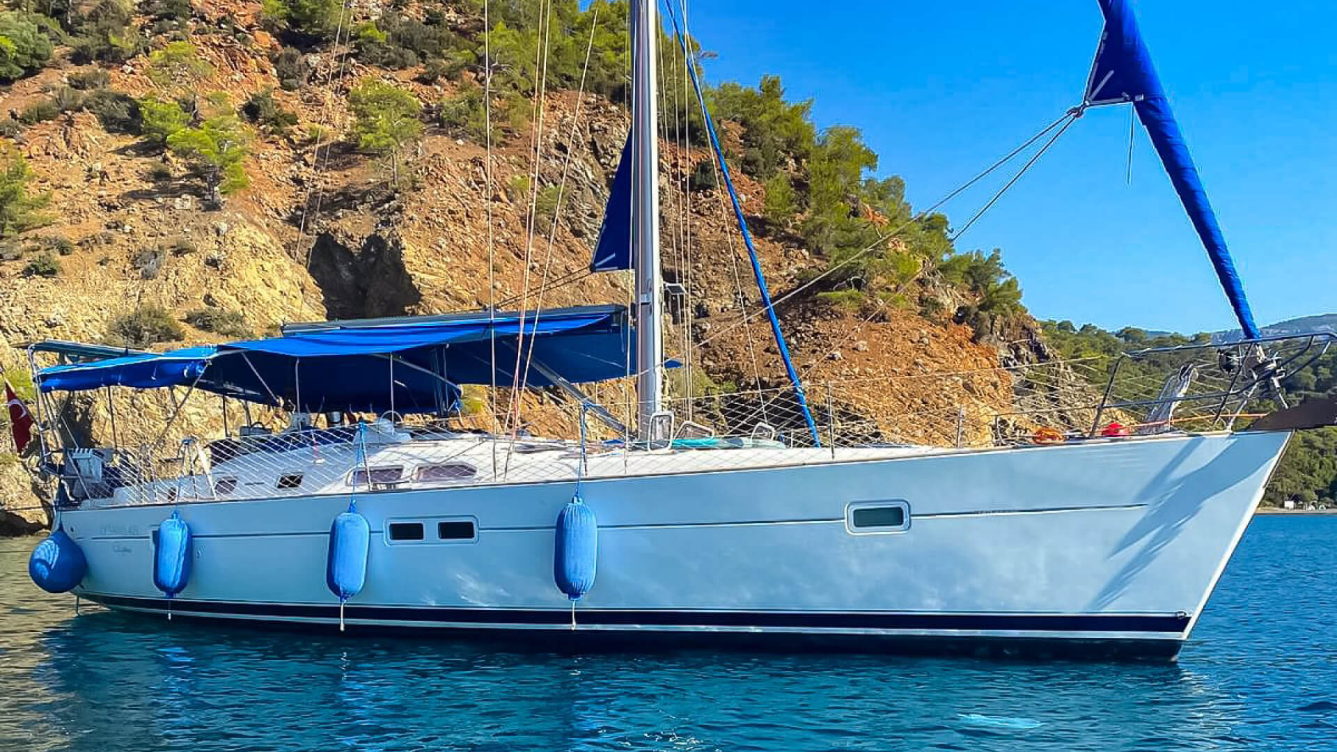 Kiralık Beneteau Ocianis Clipper 423 Göcek 3 Kabin 13 Metre