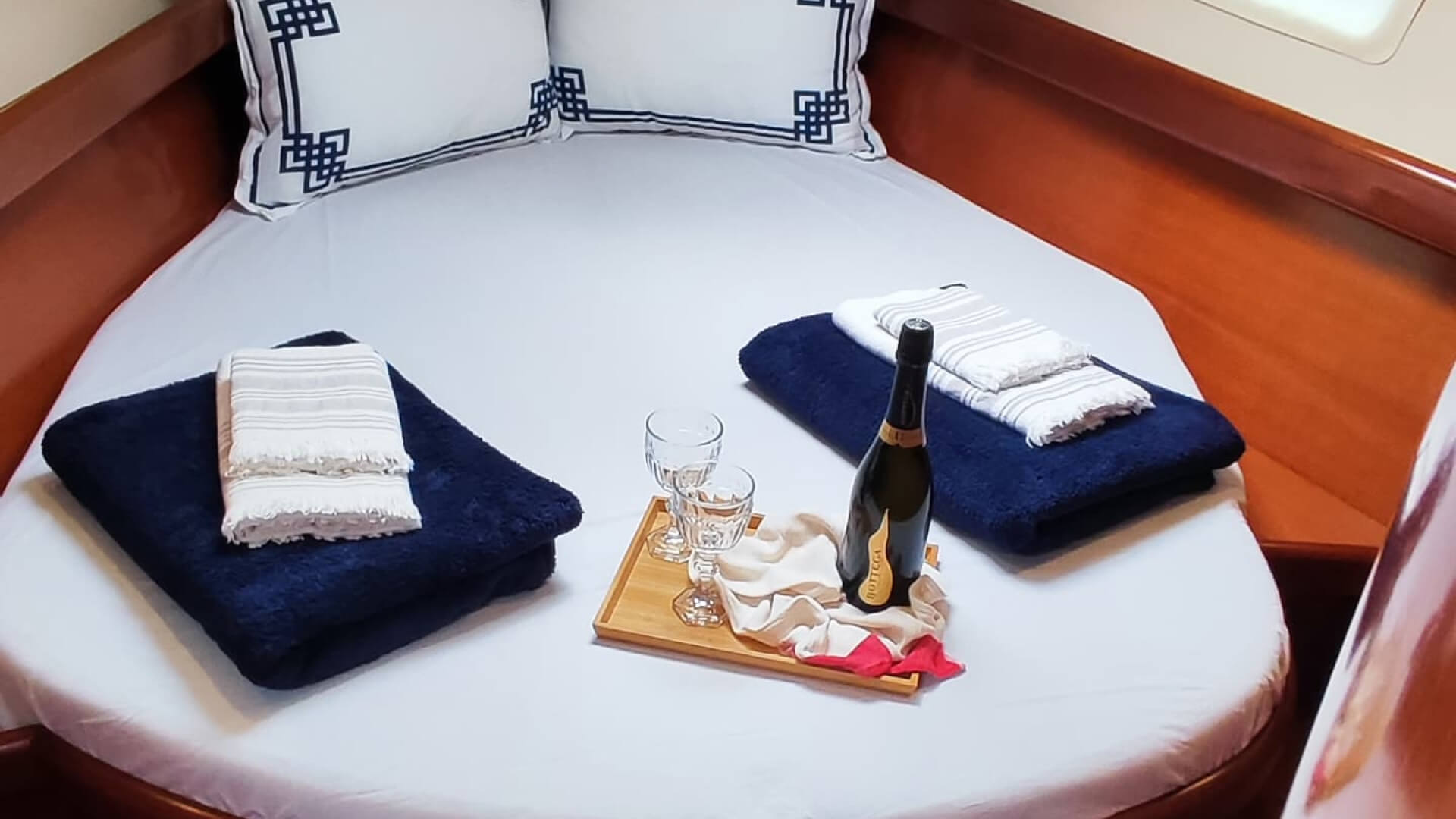 Kiralık Beneteau Ocianis Clipper 423 Göcek 3 Kabin 13 Metre