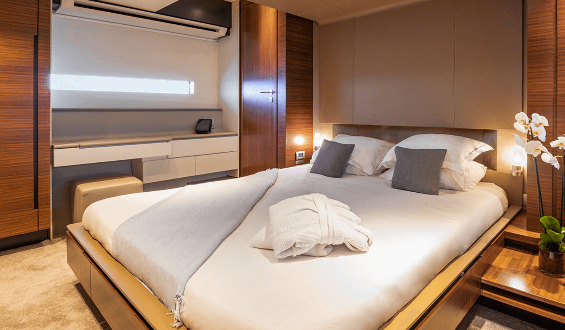 Luxury Yat Kiralama Süper Yat Konforunu Yaşayın 29 M