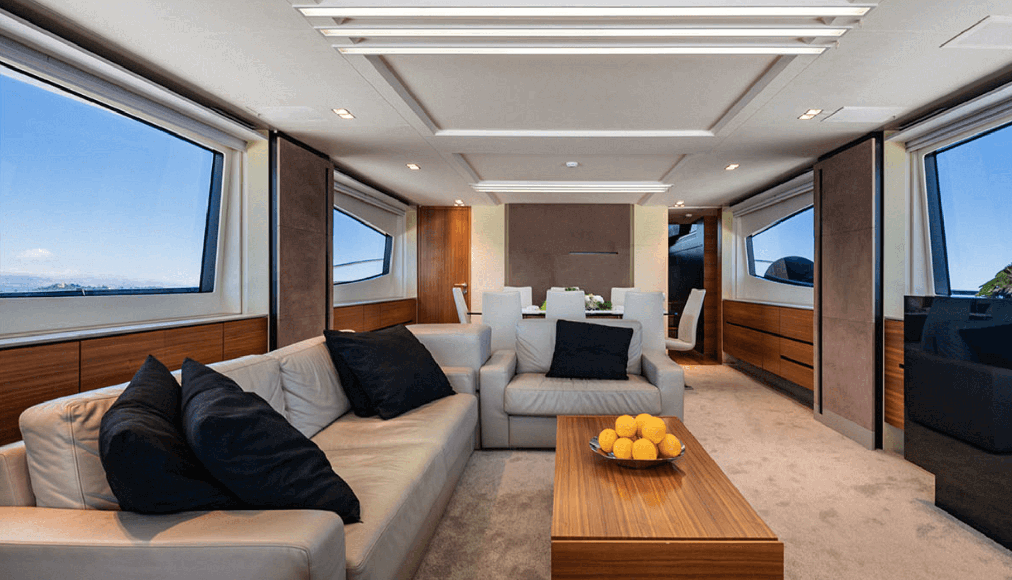 Luxury Yat Kiralama Süper Yat Konforunu Yaşayın 29 M