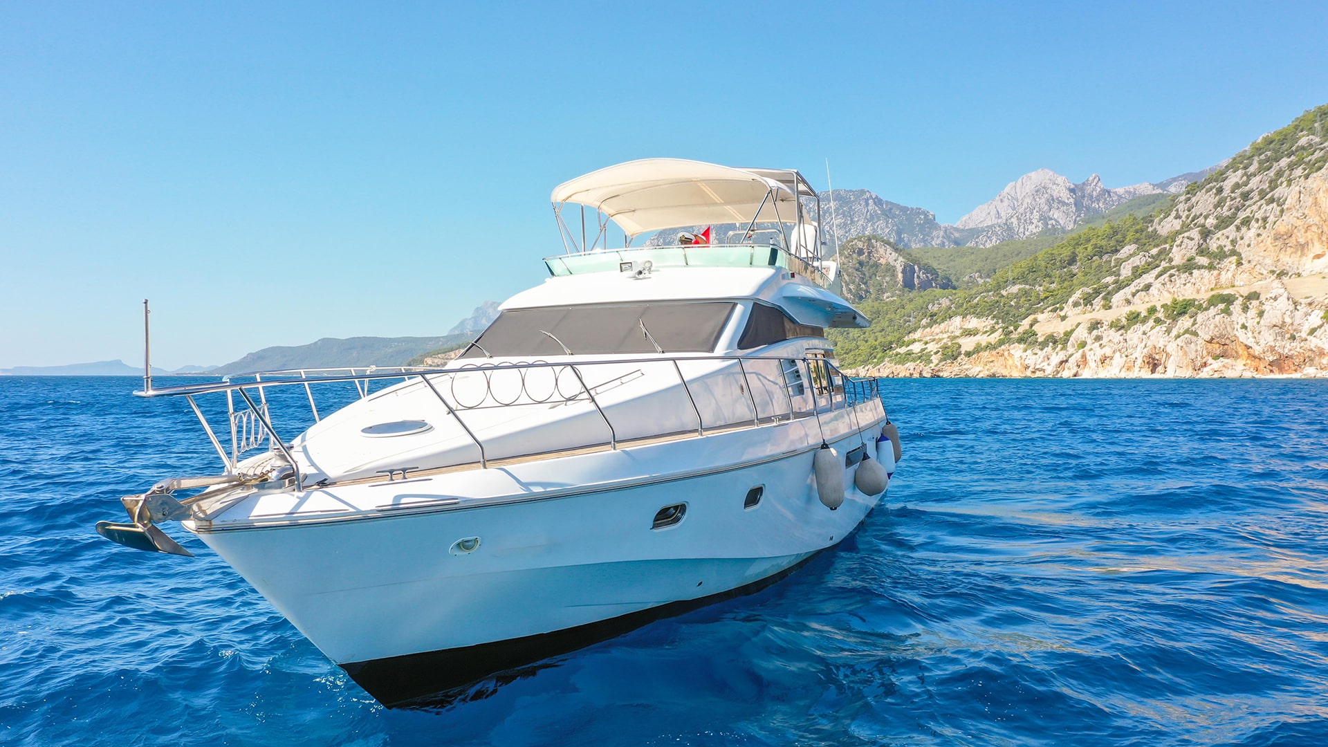 Golden Life Motoryat 4 Kabin 8 kişilik Göcek Fethiye Motoryat Kiralama