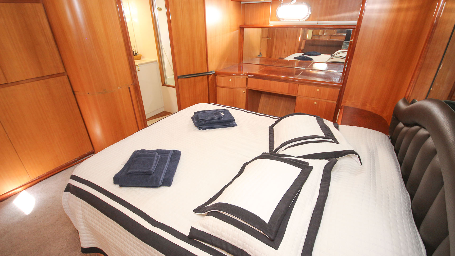 Golden Life Motoryat 4 Kabin 8 kişilik Göcek Fethiye Motoryat Kiralama