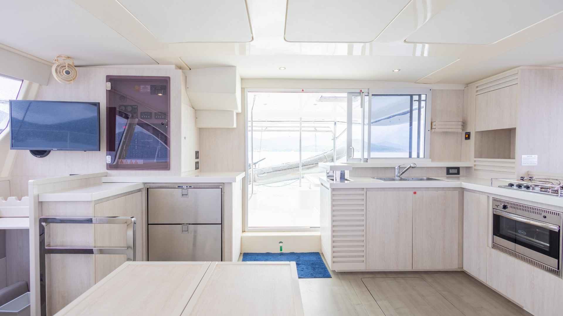 2013 Model Leopard 48 Kiralık Katamaran – Göcek’in Turkuaz Sularında Unutulmaz Bir Tatil