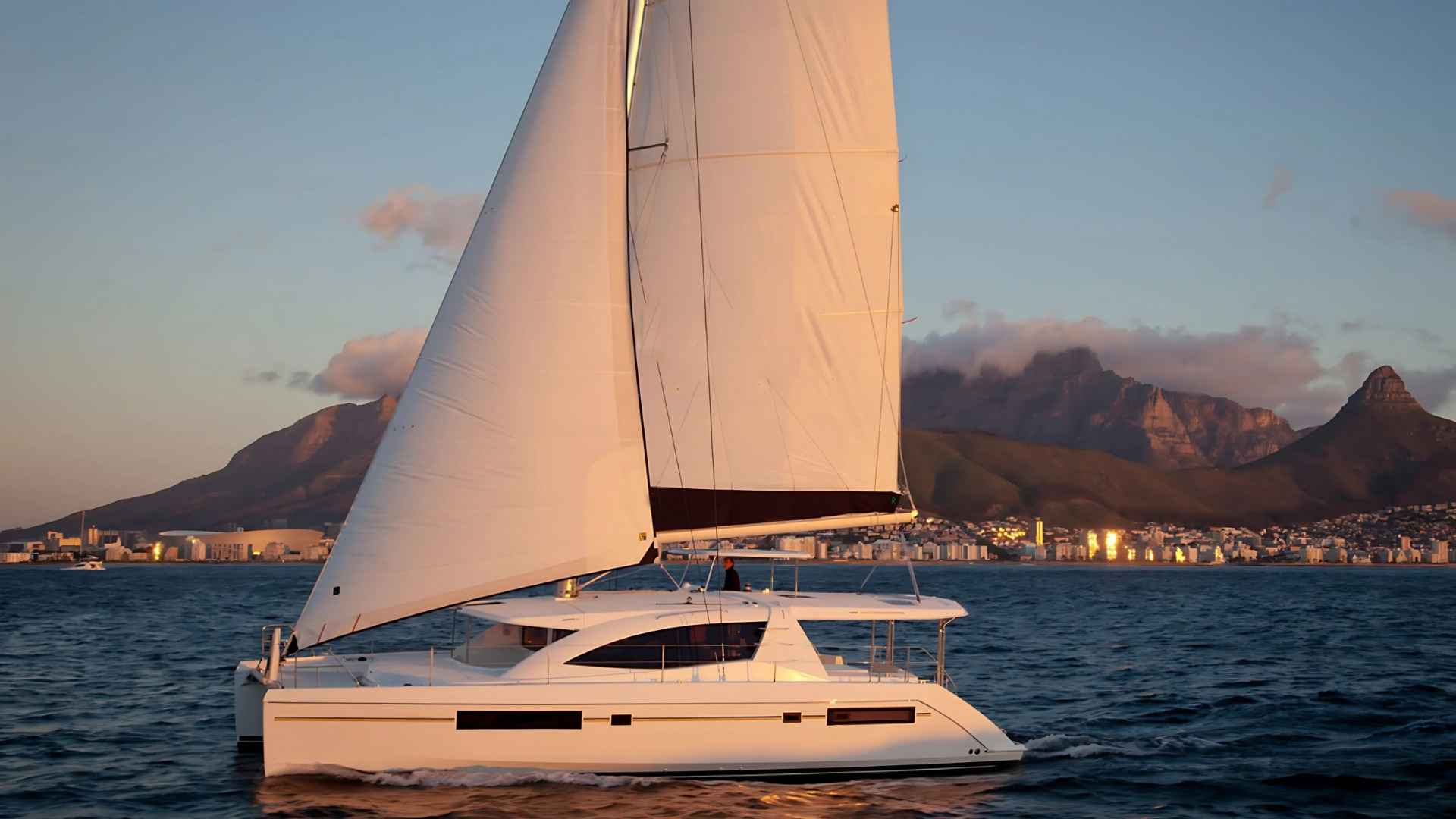 2013 Model Leopard 48 Kiralık Katamaran – Göcek’in Turkuaz Sularında Unutulmaz Bir Tatil
