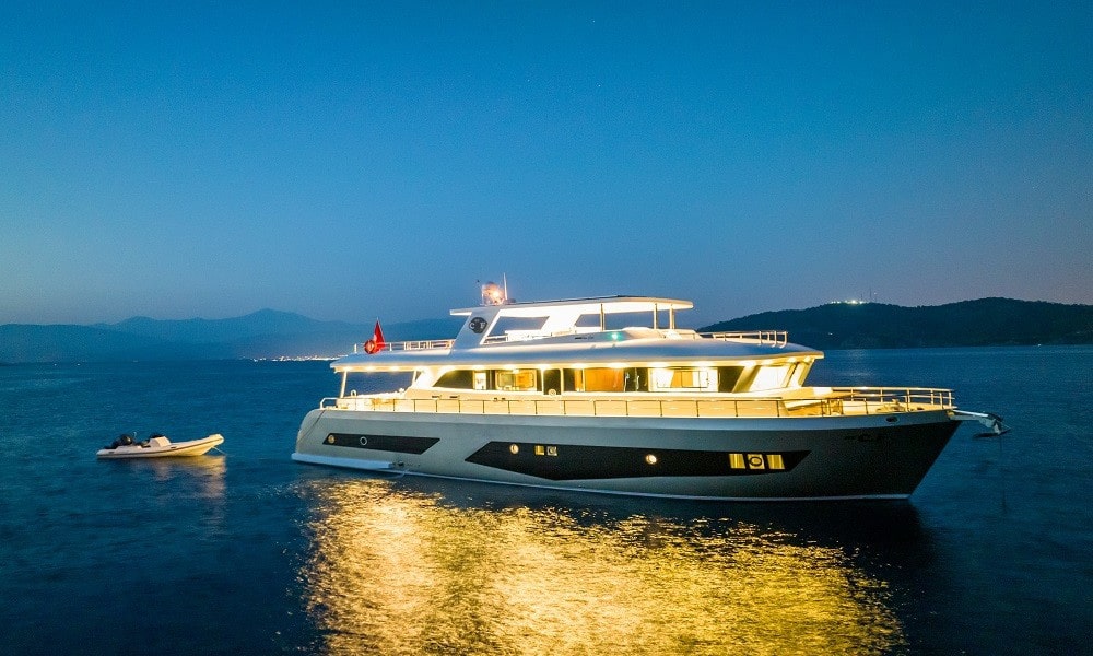 Fethiye Göcek Trawler Kiralama 4 Kabin 9 Kişilik 2023 Model 24 Metre
