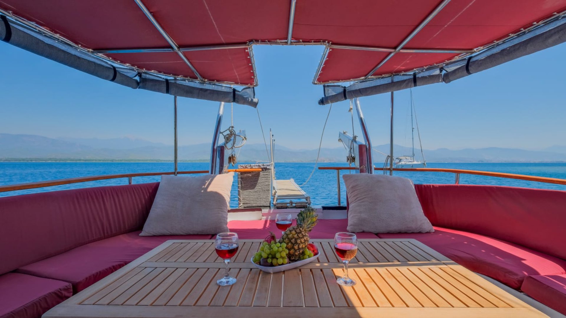 Fethiye Göcek Kiralık Gulet 2023 Refit 2 Kabin 13 Metre