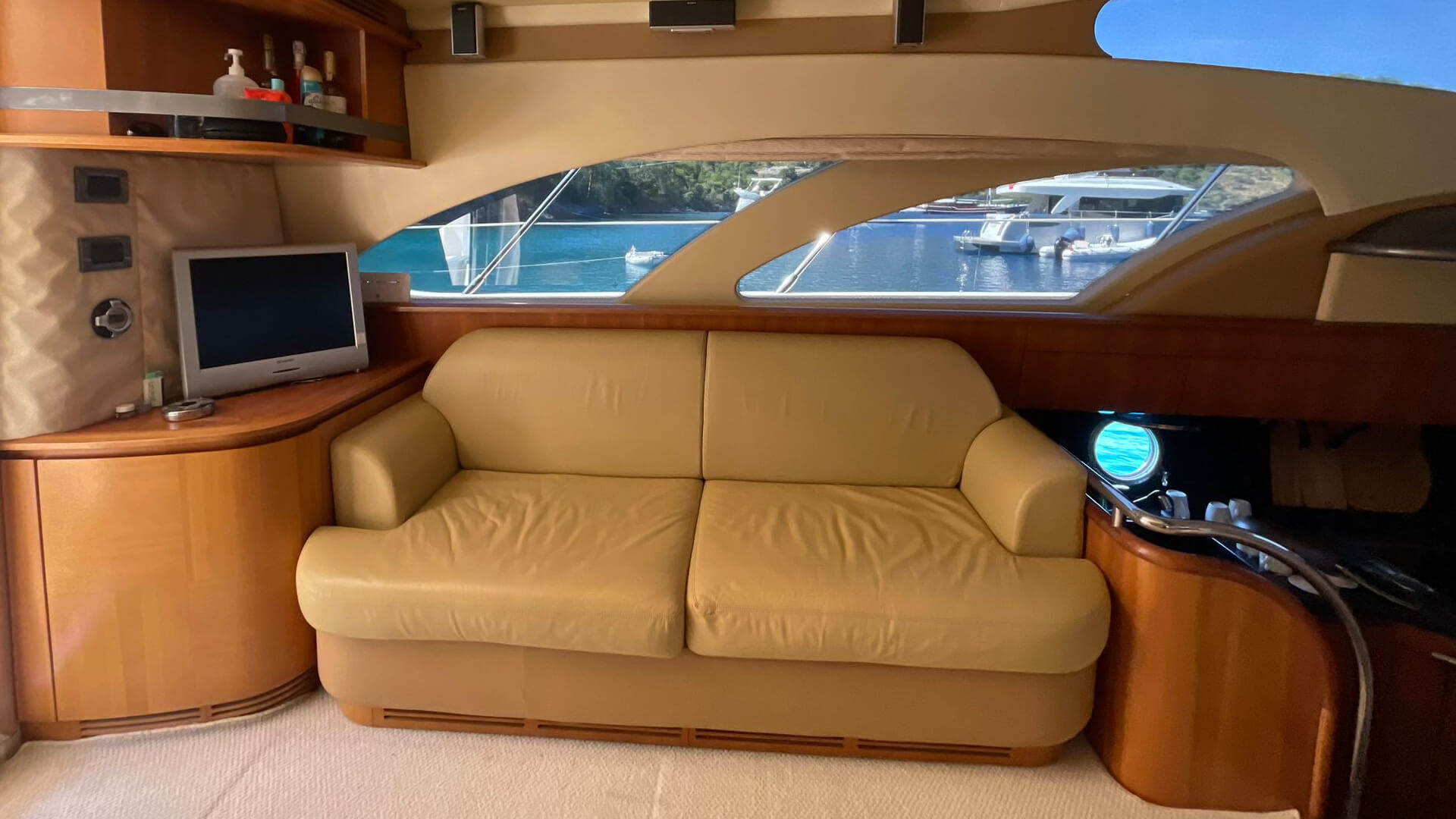 Azimut 50 Kiralık Göcek Lux Klimalı 2 Kabin 16 Metre