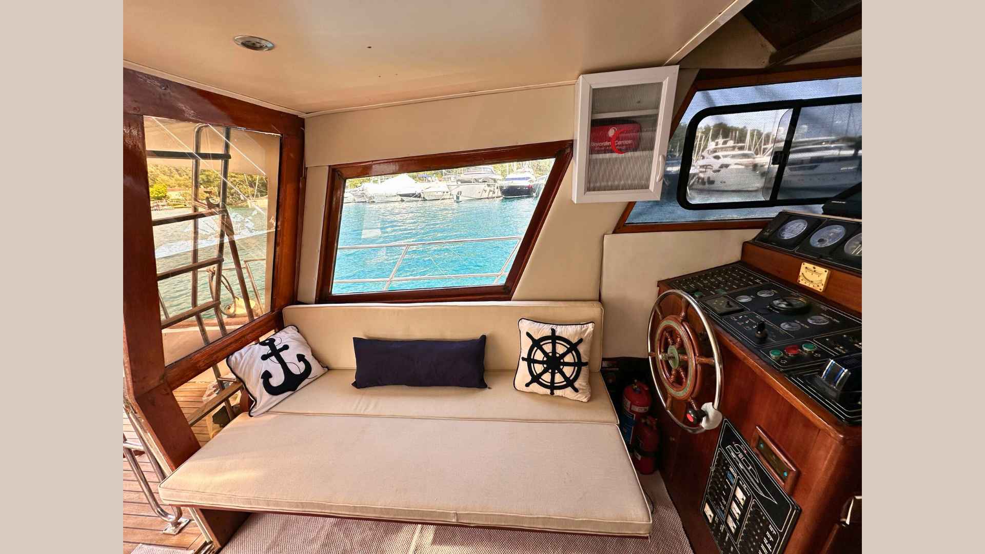 Göcek Koylarında Özel Motoryat Kiralama 